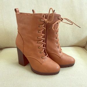 BRAND NEW Size 7 Booties